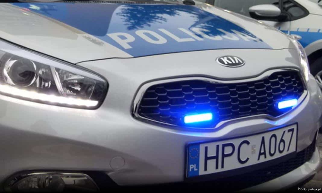 Spotkanie policjantów z uczniami szkoły podstawowej w Krzęcinie